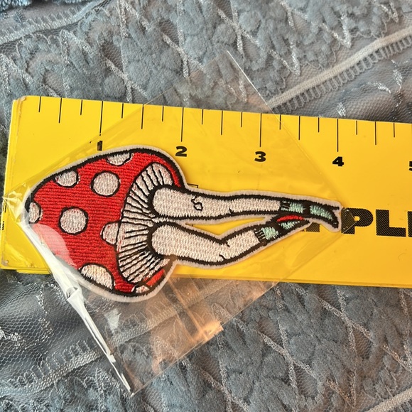 Patches set of 3: 2 Mushrooms 🍄 & lips Patch Iron On 🆕 NEW - Picture 7 of 9